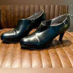 LifeStride Black Platform Bootie 11M